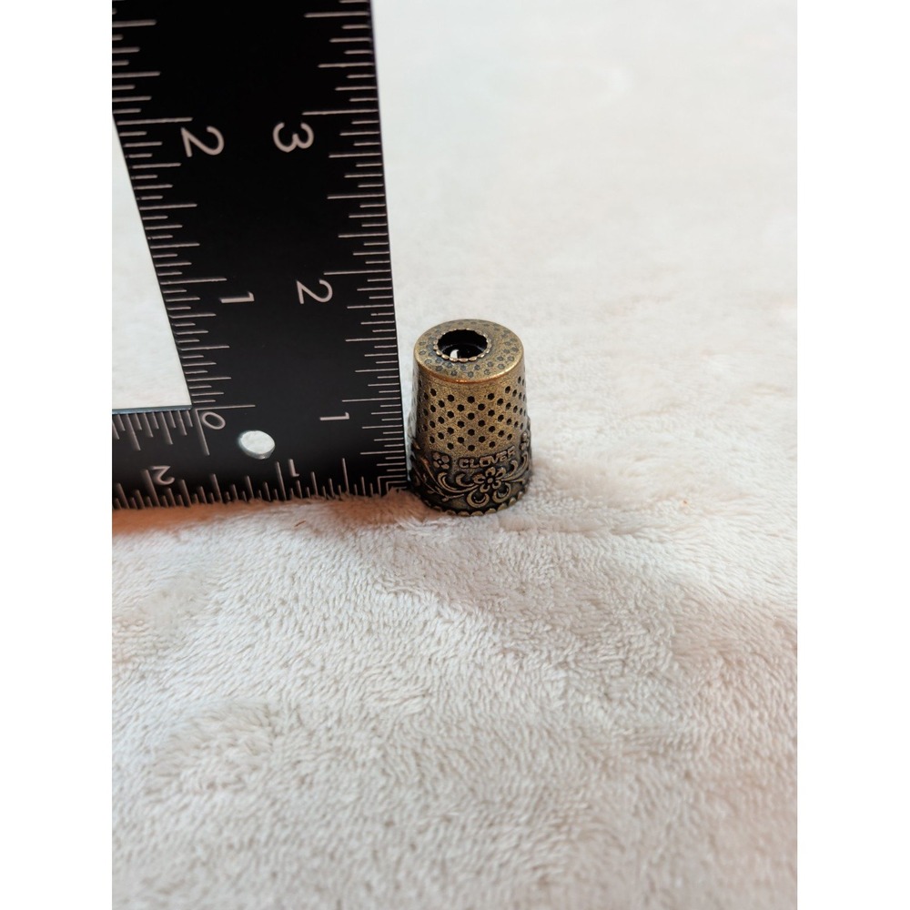 Clover Thimble Pencil Sharpener Antique Bronze Tone Metal Floral Collectible - Picture 7 of 7